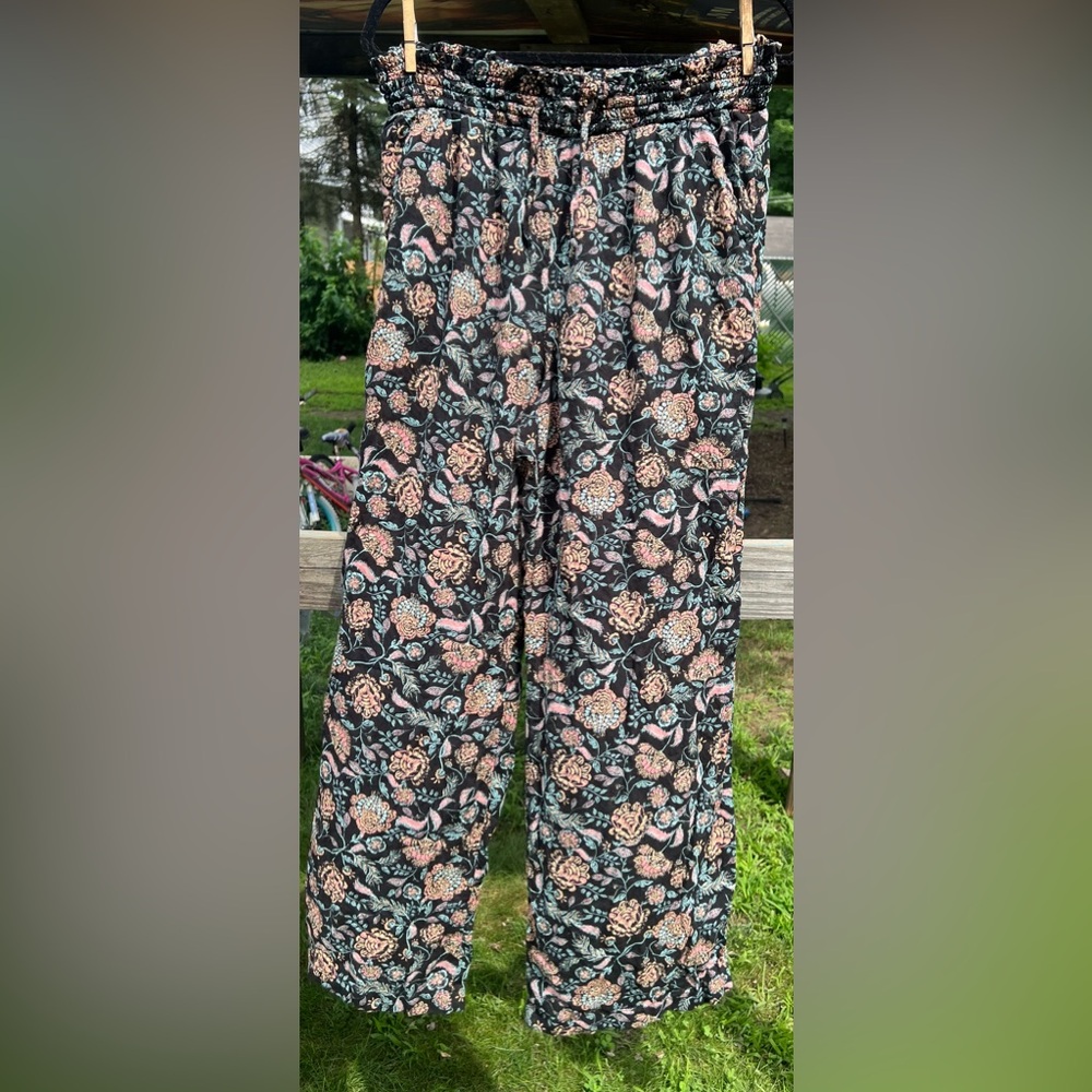 Wide leg pants
